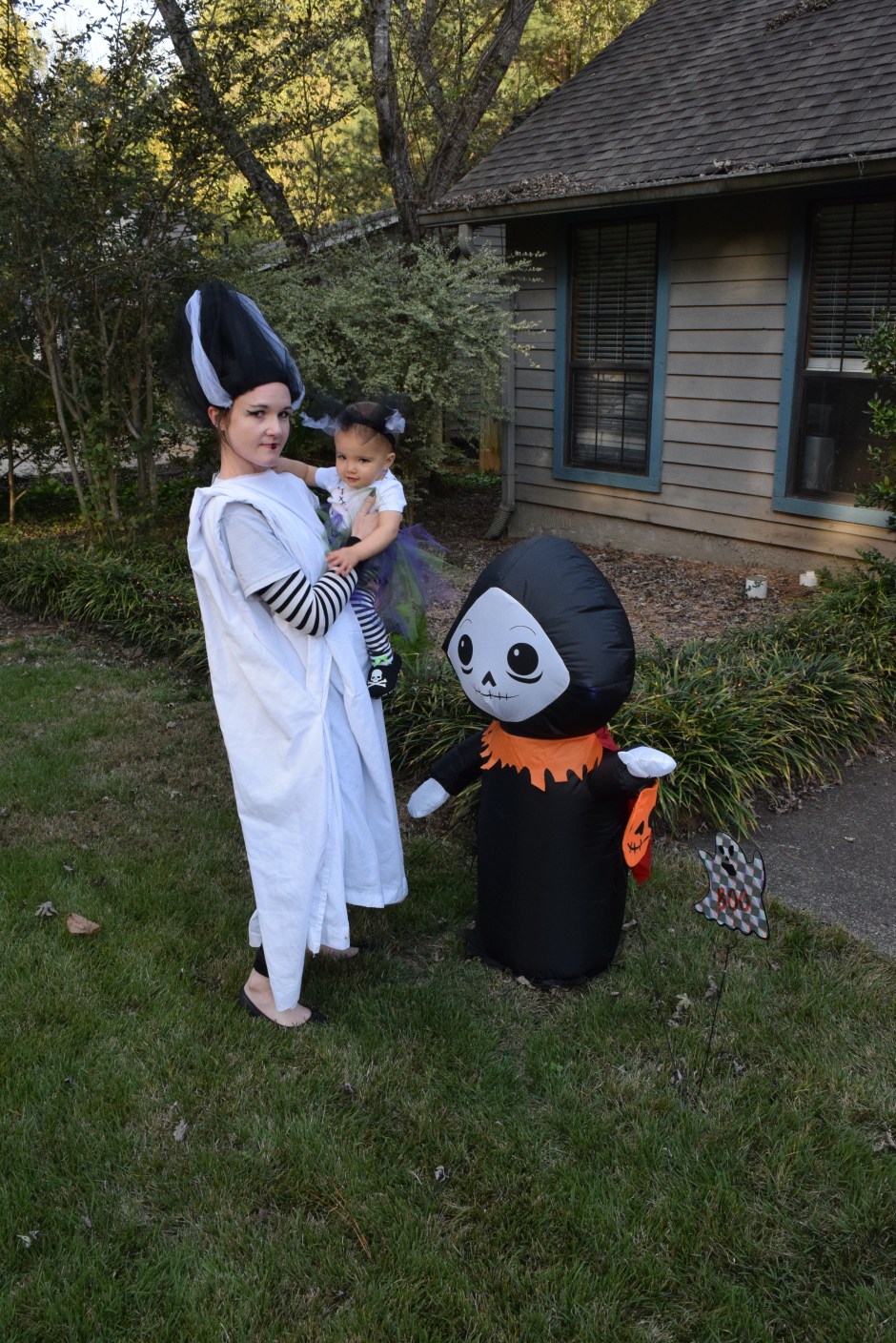 Alyssa and Lily on Halloween